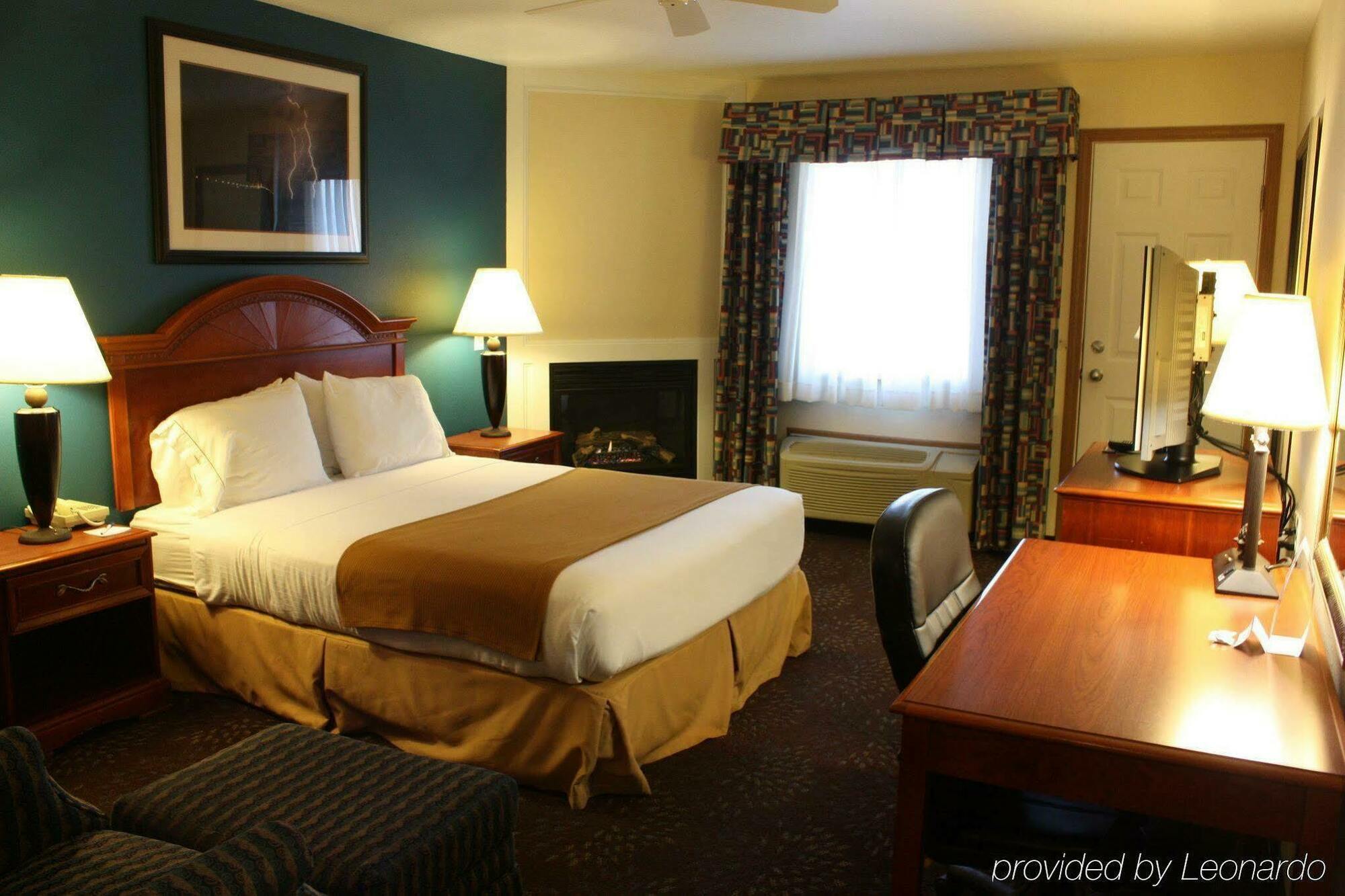 Holiday Inn Express Mackinaw City By Ihg Exterior foto